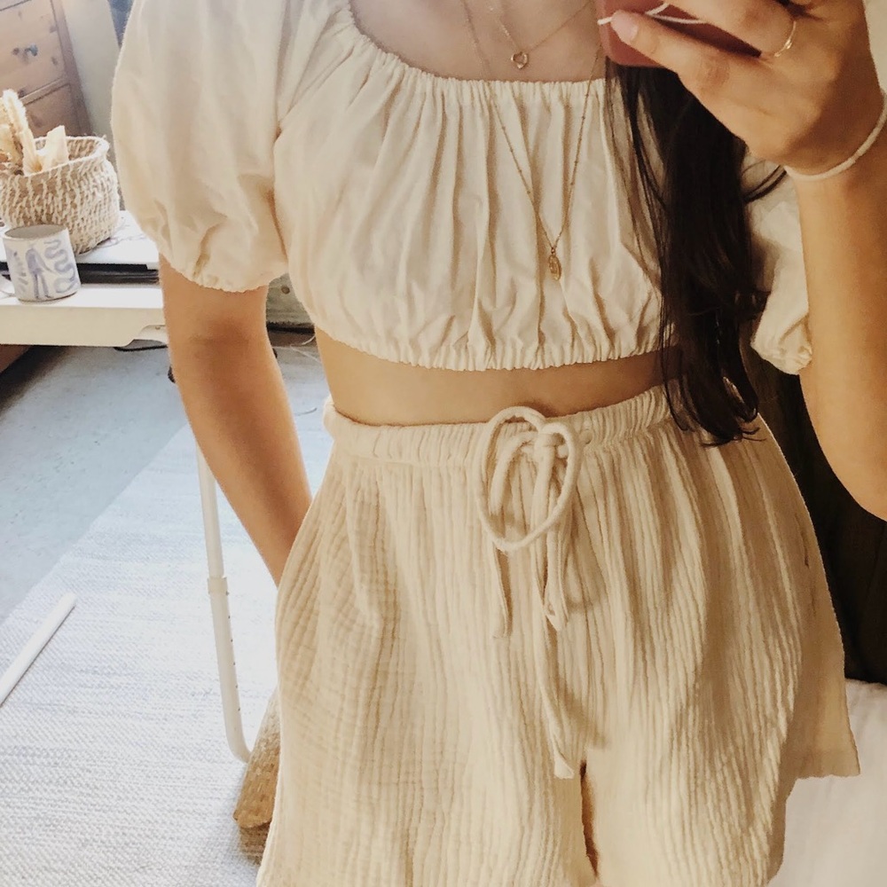 Cream Puff Sleeve Crop Top